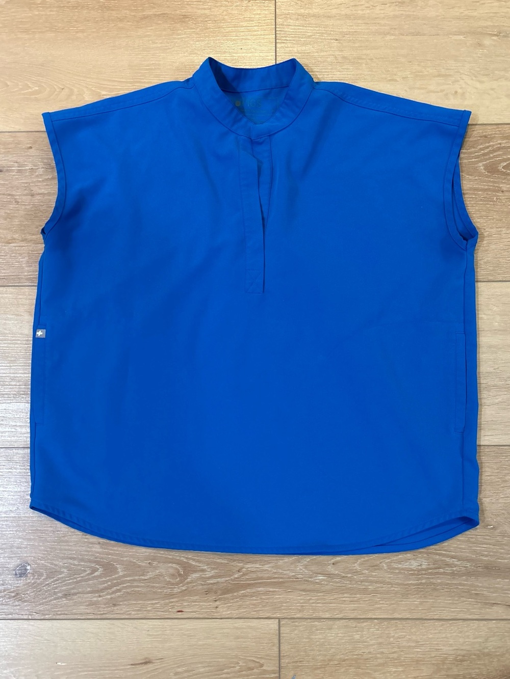 Figs Rafaela Scrub Shirt  Medium